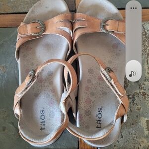 Taos Footwear Kids Light Brown Sandals